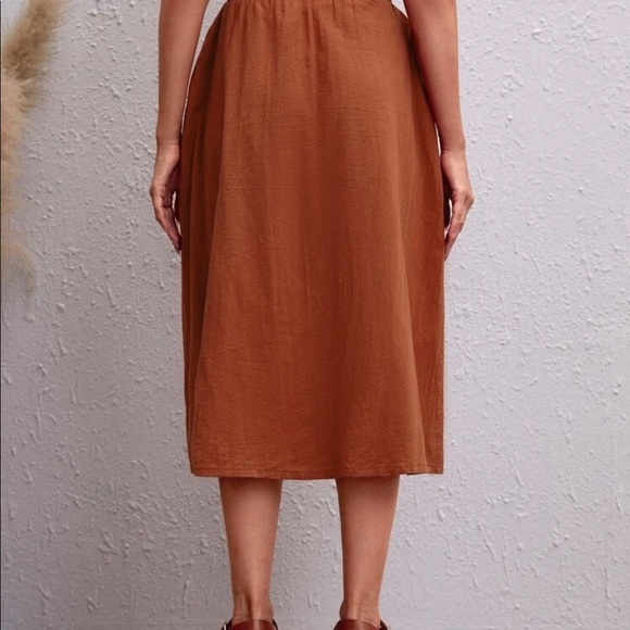 𝗘𝗺𝗿𝗲𝘆 𝗥𝗼𝘀𝗲 𝗕𝗲𝗹𝘁𝗲𝗱 𝗙𝗿𝗼𝗻𝘁 𝗙𝗹𝗮𝗿𝗲 𝗦𝗸𝗶𝗿𝘁 - Picture 3 of 3